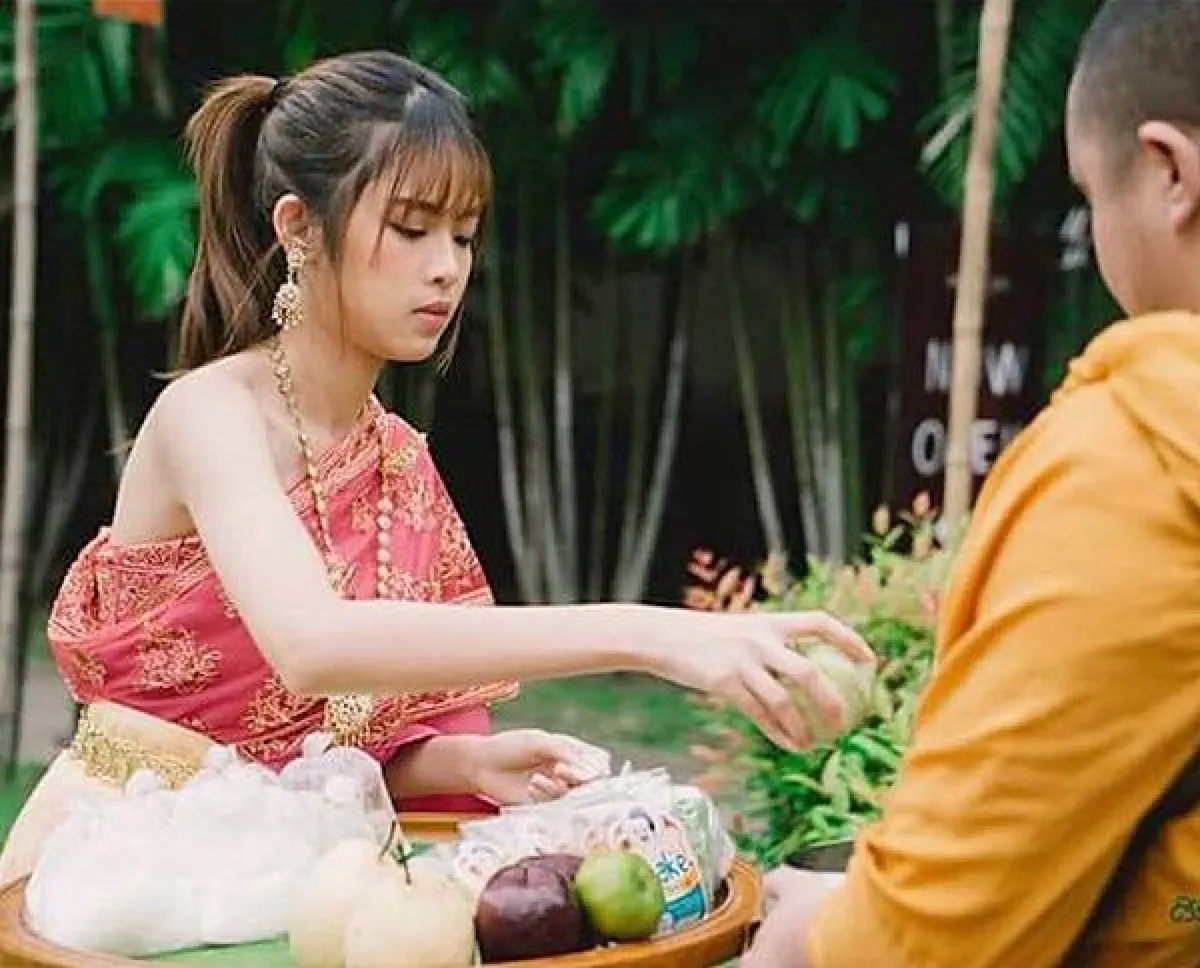 5 สาวไอดอล BNK48 สวมชุดไทยอวดความน่ารักสดใสไปอีกแบบ