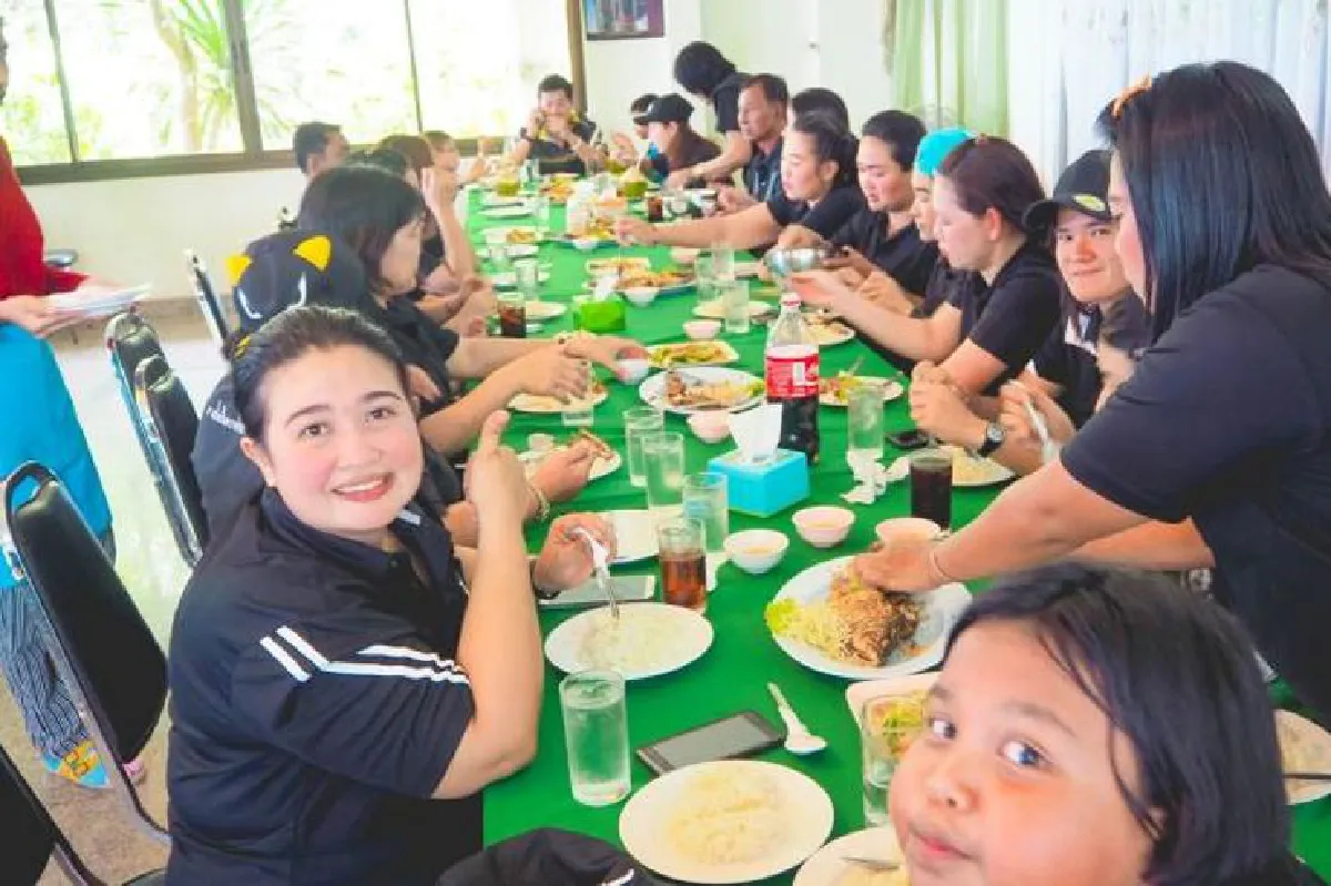 ปั่น-เต้น-กิน-แช่ อุโมงค์ต้นสนเมืองตรัง