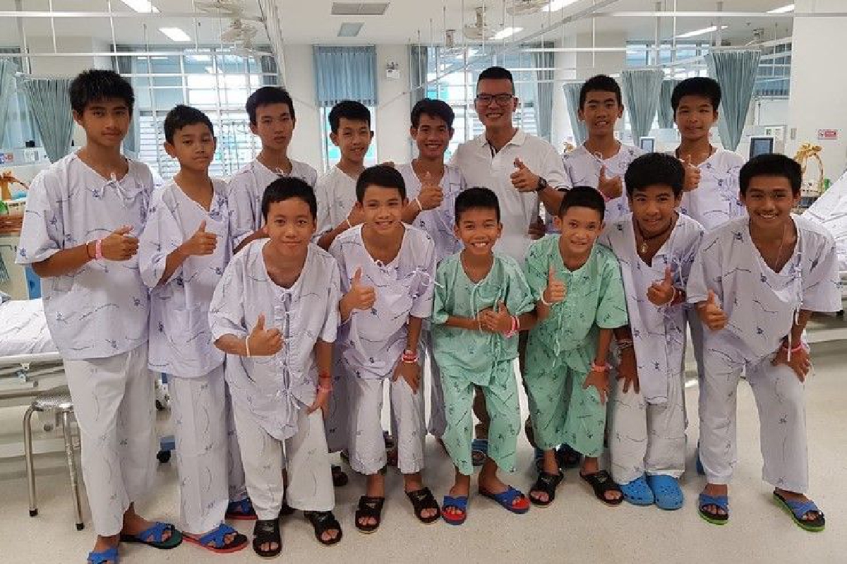หมอภาคย์เผยความประทับใจในทีมหมูป่า เด็กๆกำลังใจดีเยี่ยม-โค้ชเอกเป็นผู้เสียสละอย่างแท้จริง หมอภาคย์เผยความประทับใจในทีมหมูป่า เด็กๆกำลังใจดีเยี่ยม-โค้ชเอกเป็นผู้เสียสละอย่างแท้จริง