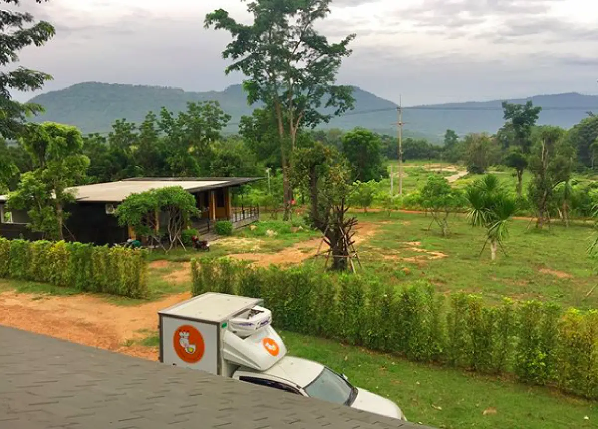 ส่องภาพห้องครัวบ้าน "ไก่ มีสุข” วิวสุดอลังการ ท่ามกลางหุบเขา