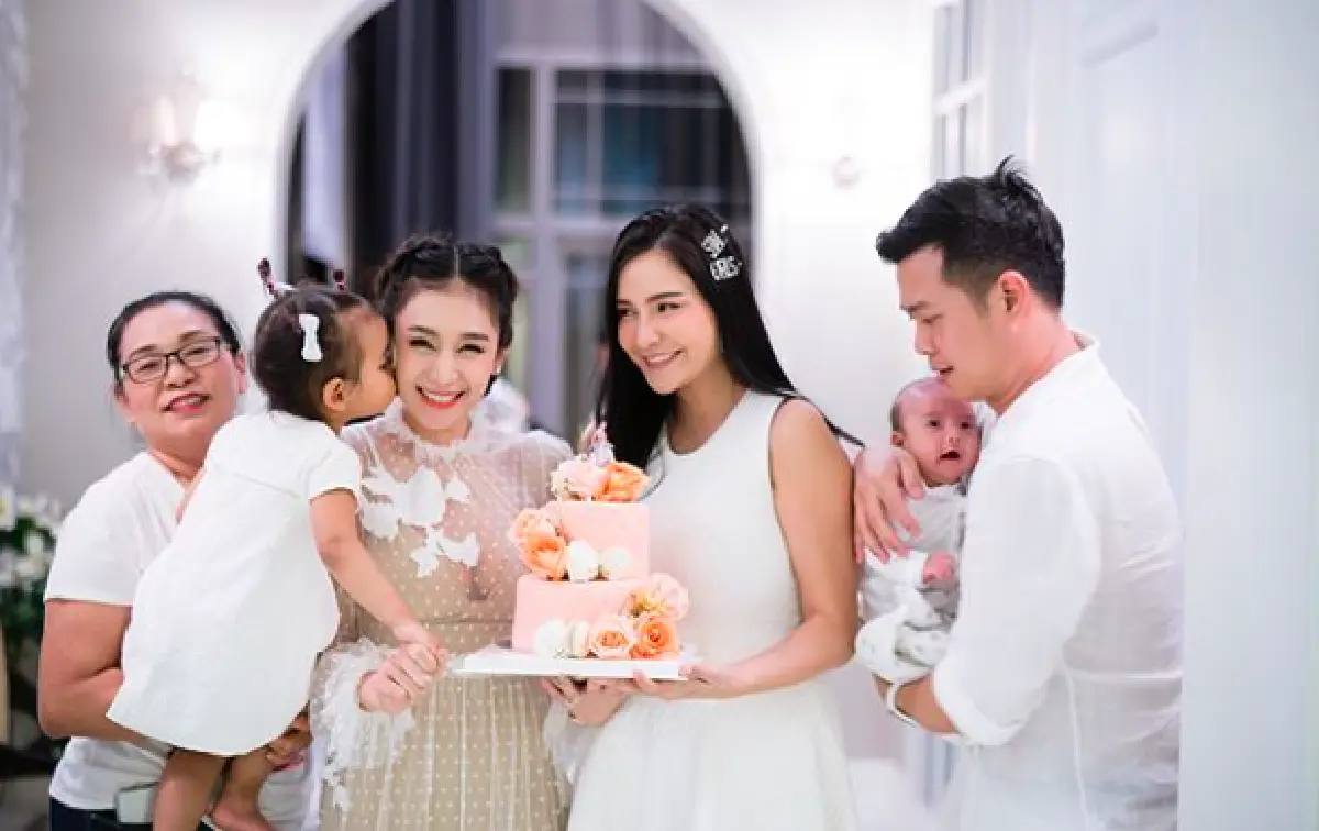 “เนย โชติกา” เปิดบ้านหรู! ฉลองวันเกิดอายุครบ 34 ปี สุดอบอุ่น