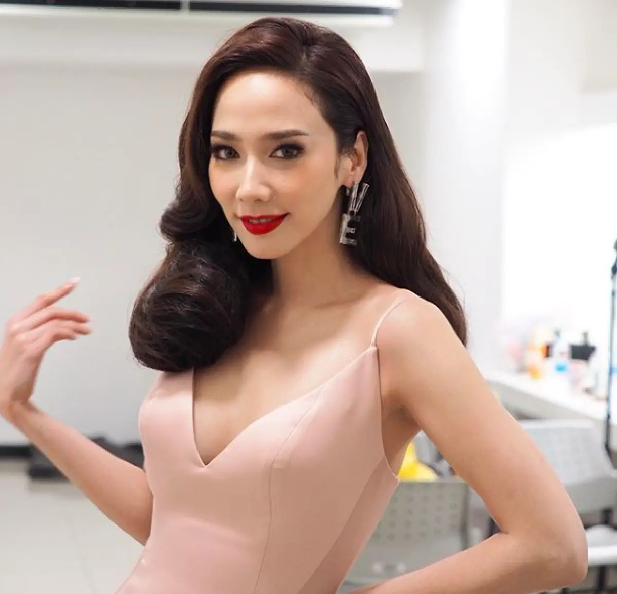 “อั้ม” ส่งกำลังใจถึง “น้ำเพชร” หลังบินไปทำศัลยกรรมที่เกาหลี โดยใช้เธอเป็นต้นแบบ