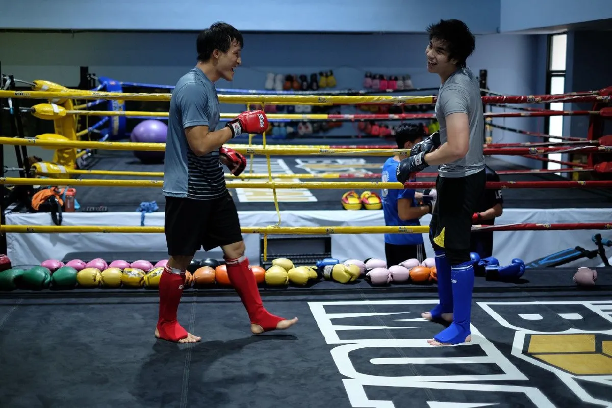 หล่อล่ำเกินห้ามใจ! น้องเอม ลูกชาย ดู๋ สัญญา ซุ่มฟิตลงแข่งมวย MMA