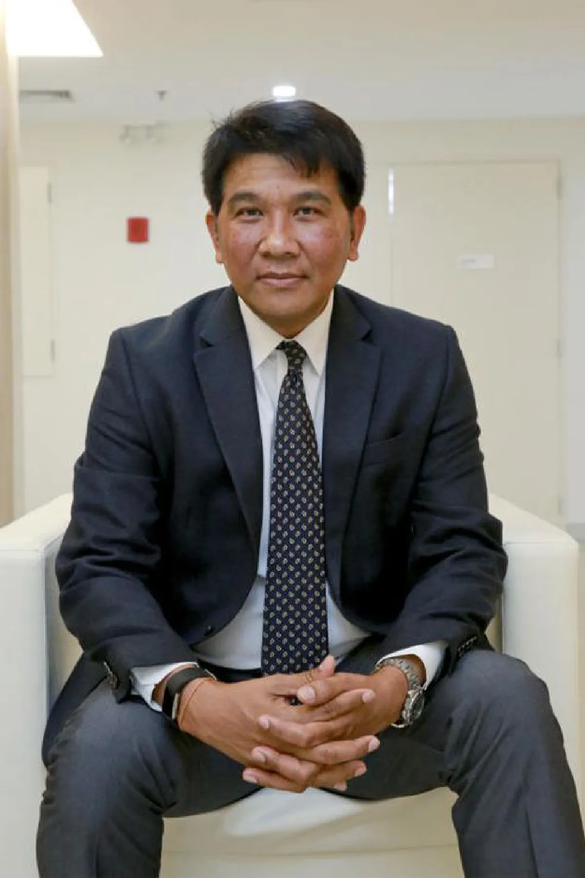 ธนวรรธน์ พลวิชัย นักเศรษฐศาสตร์สายประยุกต์