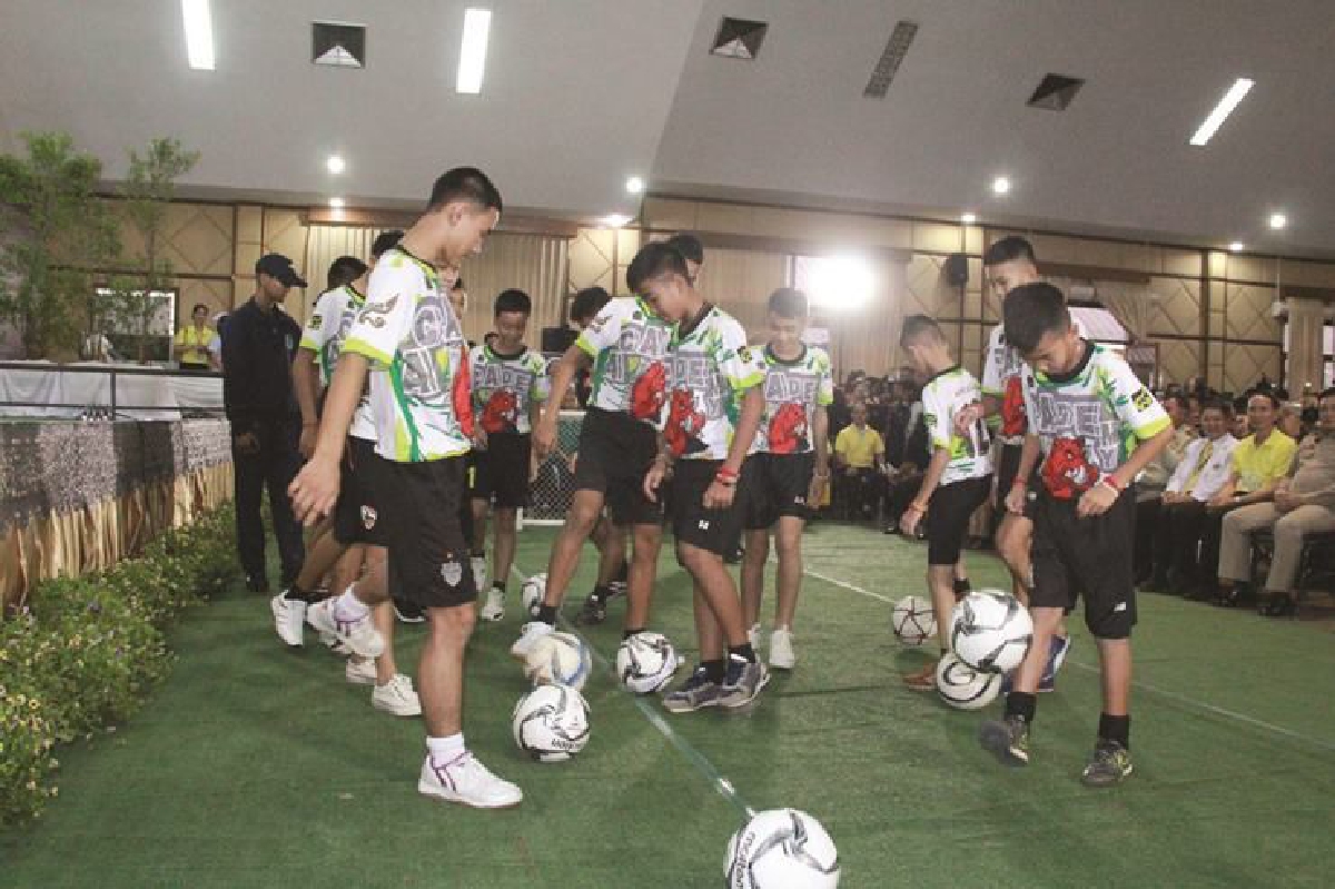 เชียงรายตั้งทีมสหวิชาชีพติดตามดูแล"ทีมหมูป่า" เชียงรายตั้งทีมสหวิชาชีพติดตามดูแล"ทีมหมูป่า"