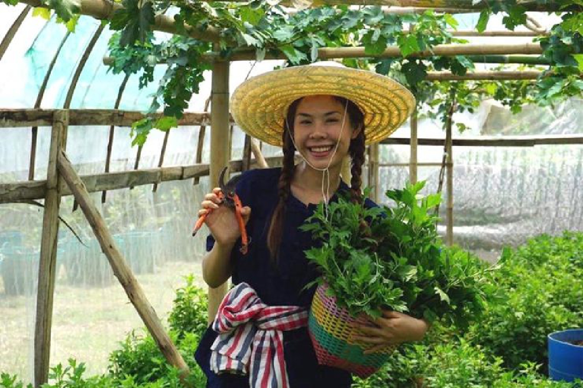 ฤทัยรัตน์ สุวรรณเจริญ ความสุขเล็กๆ แต่มั่นคงและยั่งยืน ฤทัยรัตน์ สุวรรณเจริญ ความสุขเล็กๆ แต่มั่นคงและยั่งยืน