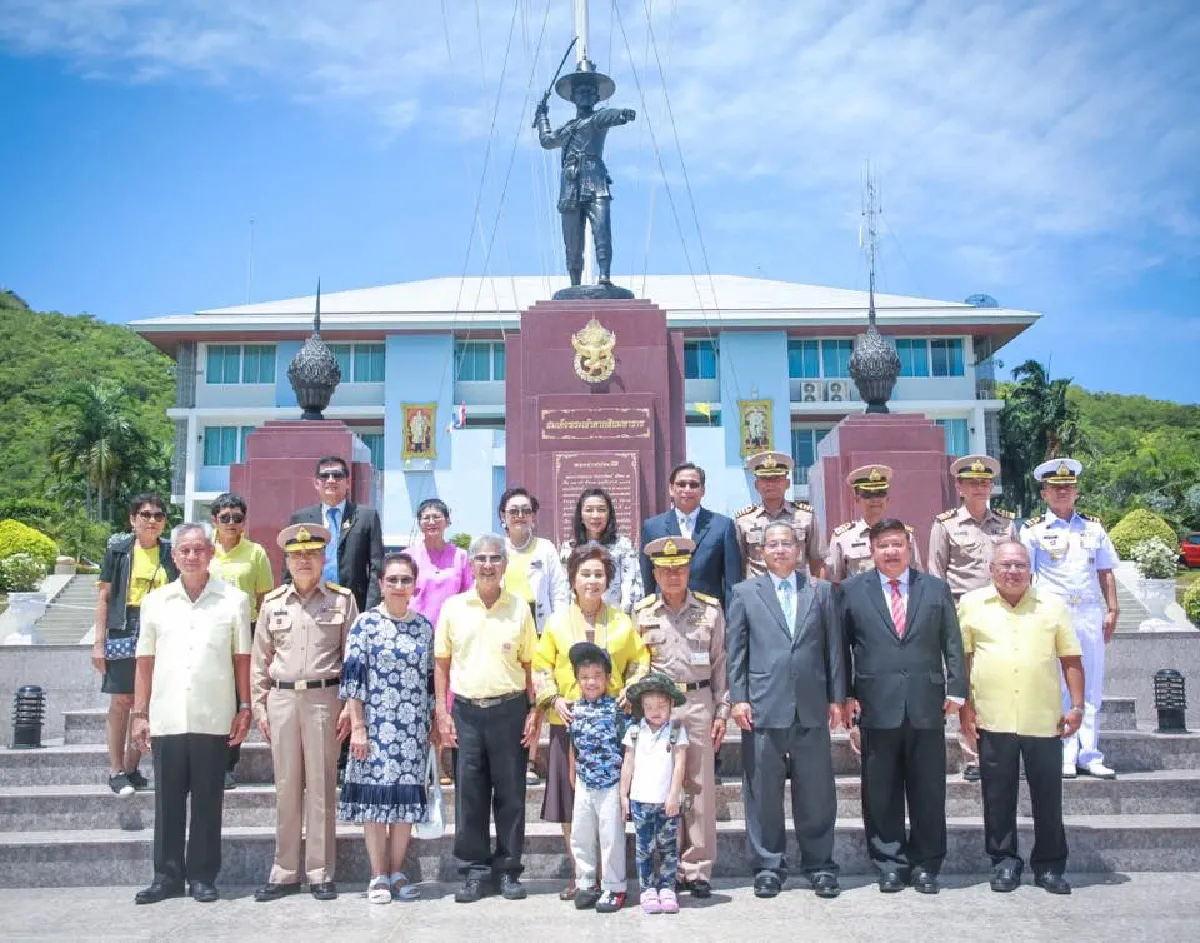 "ราชสกุลอาภากร" มอบเกียรติบัตร "ผบ.หน่วยซีล" ที่ทำคุณประโยชน์ให้ชาติ