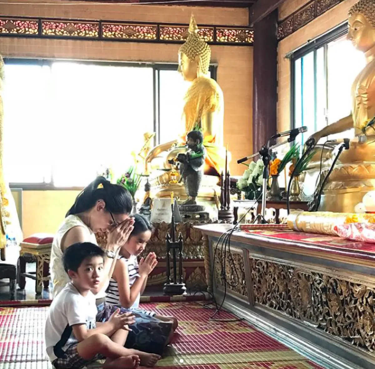 ต้อนรับวัย 40 สุดแฮปปี้! “กบ สุวนันท์” ควง "น้องณดา-น้องณดล” ทำบุญ ปล่อยปลา