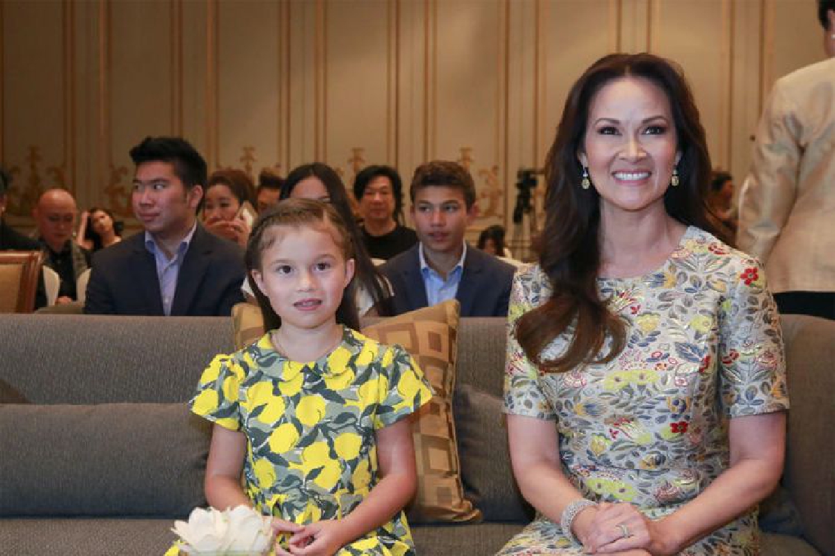 ‘ภรณ์ทิพย์ นาคหิรัญกนก ไซม่อน’ 3 ทศวรรษ ยังคงรักเด็ก ‘ภรณ์ทิพย์ นาคหิรัญกนก ไซม่อน’ 3 ทศวรรษ ยังคงรักเด็ก