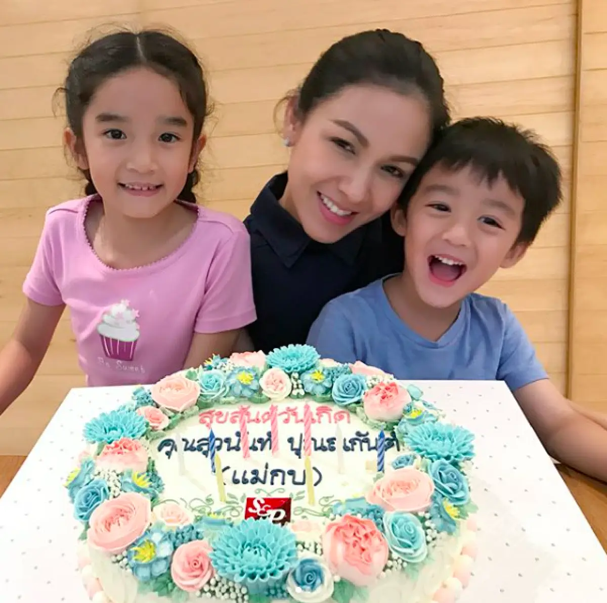 ต้อนรับวัย 40 สุดแฮปปี้! “กบ สุวนันท์” ควง "น้องณดา-น้องณดล” ทำบุญ ปล่อยปลา