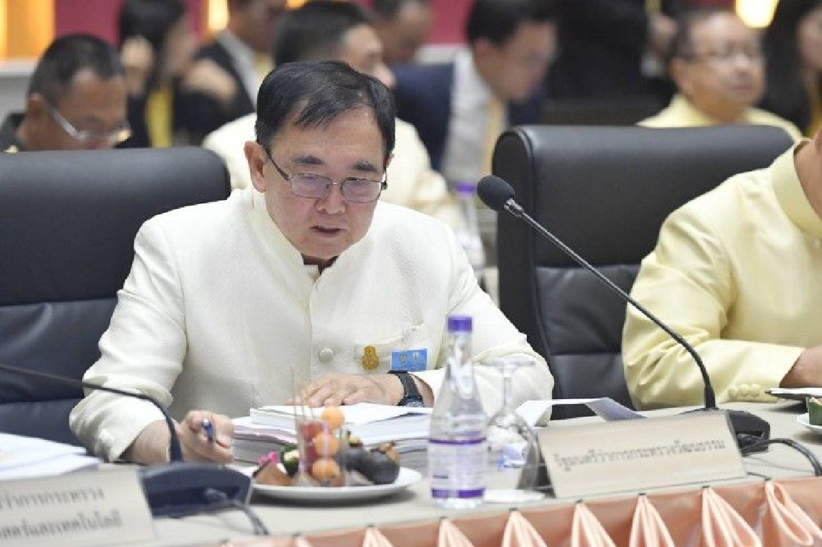 ครม.ตั้งกก.ดูแลต่างชาติทำหนังช่วยทีมหมูป่า ยืนยันไม่ใช่การควบคุม ครม.ตั้งกก.ดูแลต่างชาติทำหนังช่วยทีมหมูป่า ยืนยันไม่ใช่การควบคุม