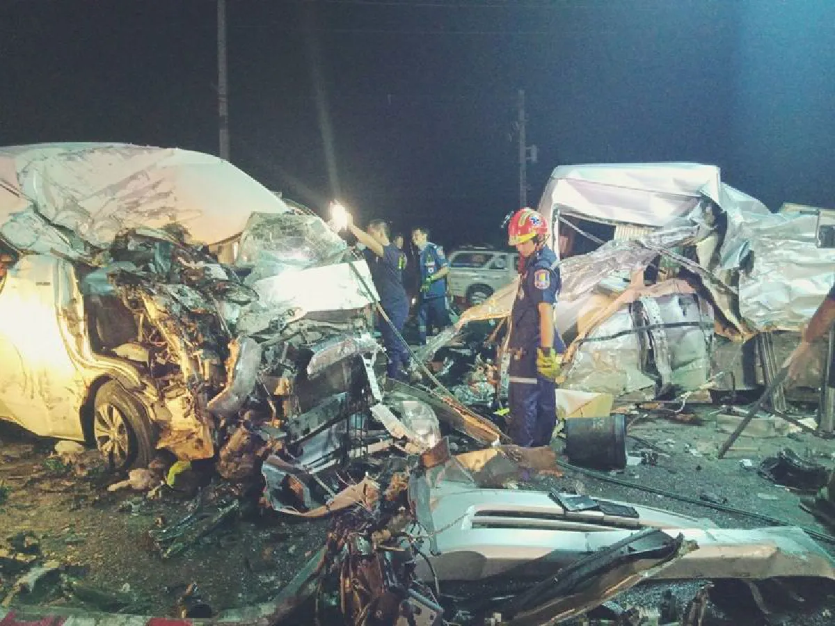 รถชนกัน5คันสนั่นถนนมิตรภาพตาย6ศพเจ็บ13