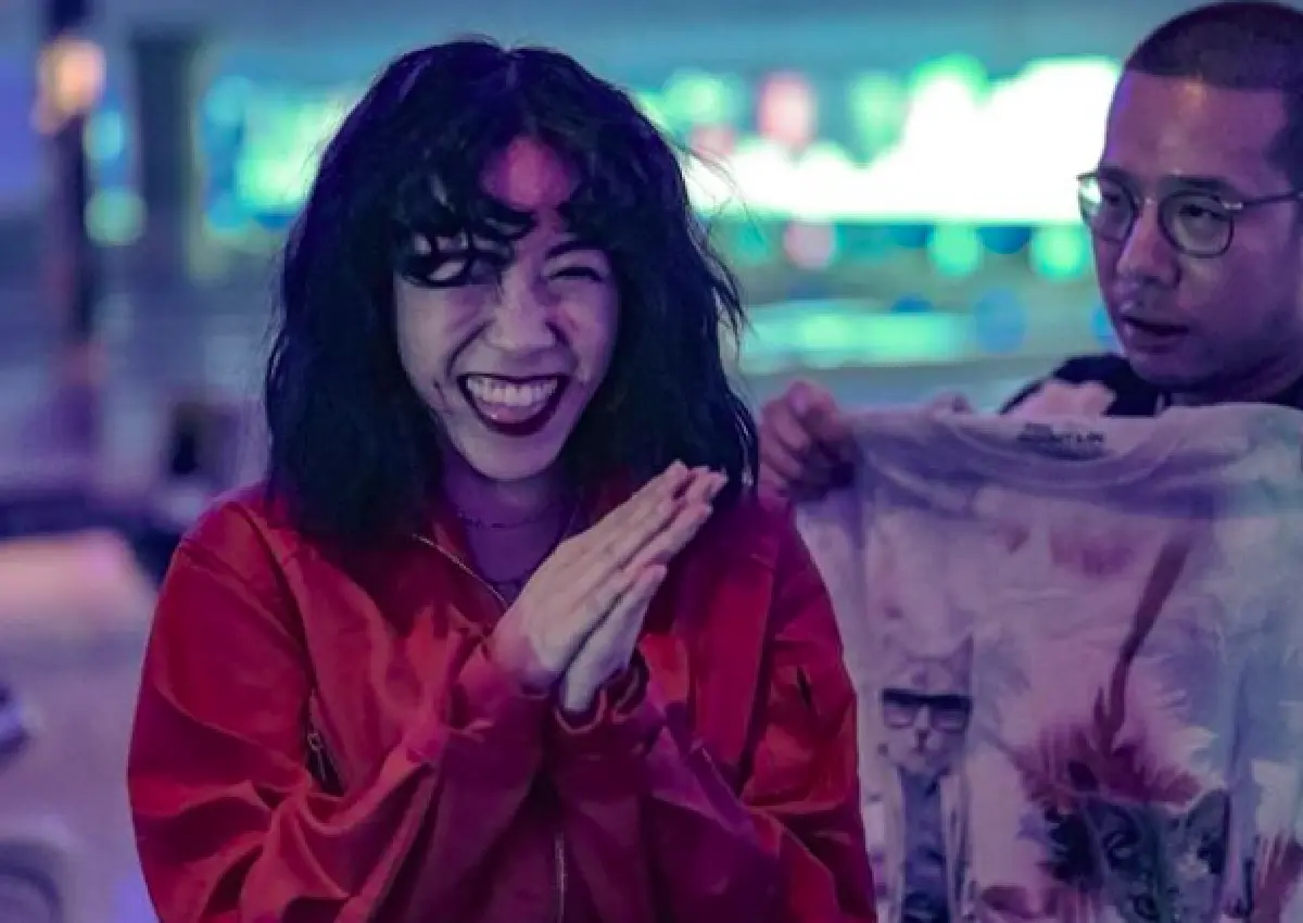 สมกับเป็นไอดอลยุค 90 "พลอย หอวัง” จัดปาร์ตี้กลางลานโบว์ลิ่ง ต้อนรับอายุ 33 ปี