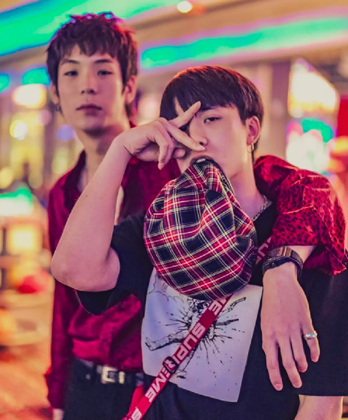 สมกับเป็นไอดอลยุค 90 "พลอย หอวัง” จัดปาร์ตี้กลางลานโบว์ลิ่ง ต้อนรับอายุ 33 ปี