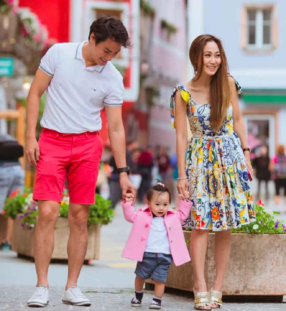 “นาวิน ต้าร์” โพสต์คลิปประทับใจ หลัง “น้องลูก้า” วัย 10 เดือน เพิ่งเดินได้เป็นครั้งแรก