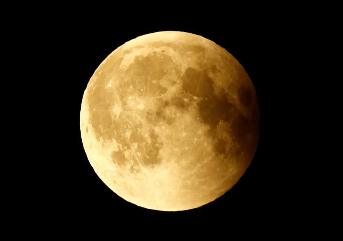 ชมภาพ "พระจันทร์สีเลือด " จากมุมมองต่างๆทั่วโลก