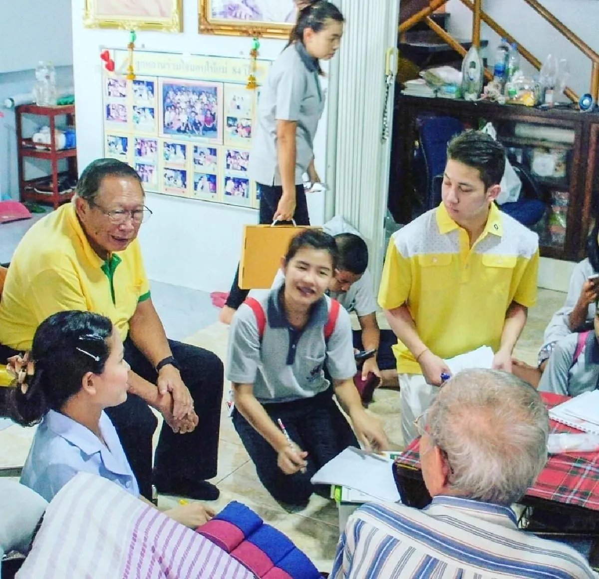 มีต้นแบบที่ดี! น้องปุณณ์ เป็นผู้ช่วยคุณปู่ตรวจสุขภาพคนในชุมชน