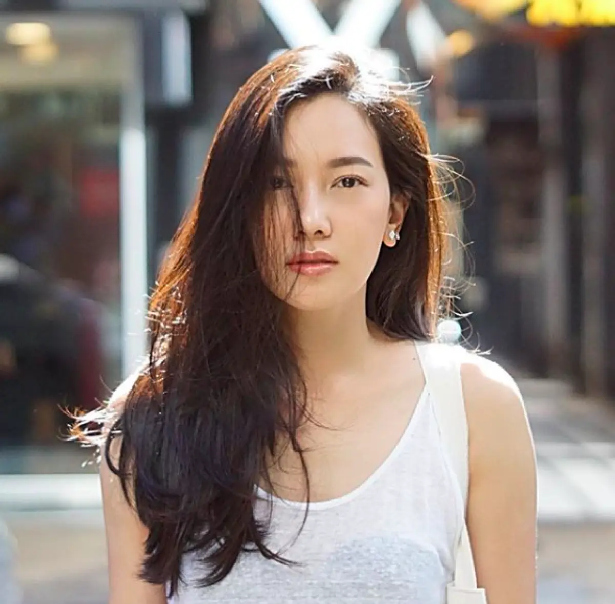 สวยสง่า "นุ่น วรนุช” แต่งชุดไทยเข้าวัดทำบุญวันเข้าพรรษา ที่วัดภูเขาทอง