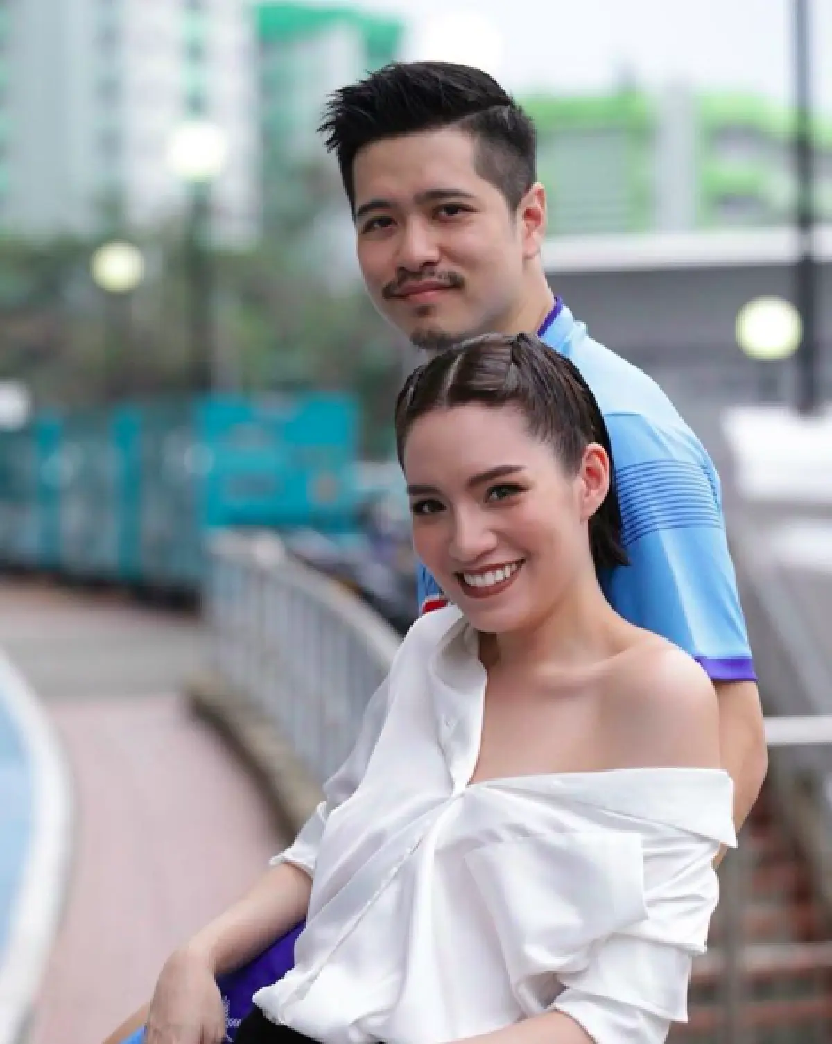 คนโสดตาร้อนผ่าว “จ๊ะ-เอิน” ควงคู่เที่ยวสมุย สวีทหวานในสระน้ำ