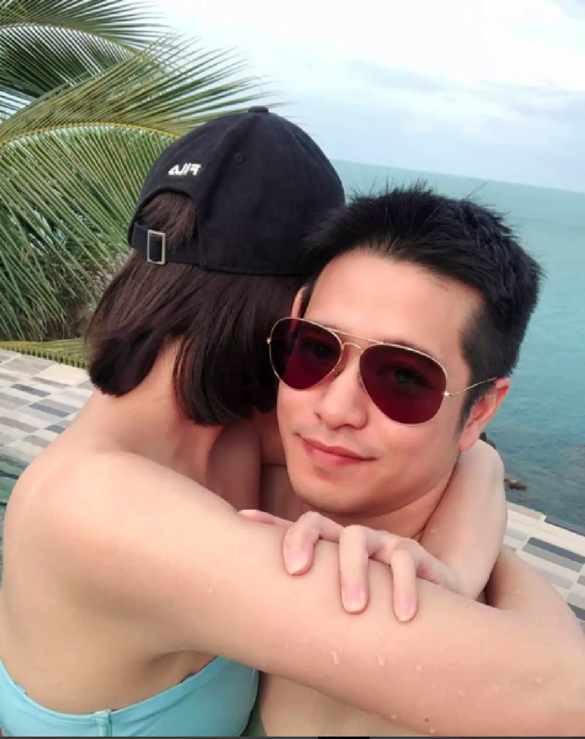 คนโสดตาร้อนผ่าว “จ๊ะ-เอิน” ควงคู่เที่ยวสมุย สวีทหวานในสระน้ำ