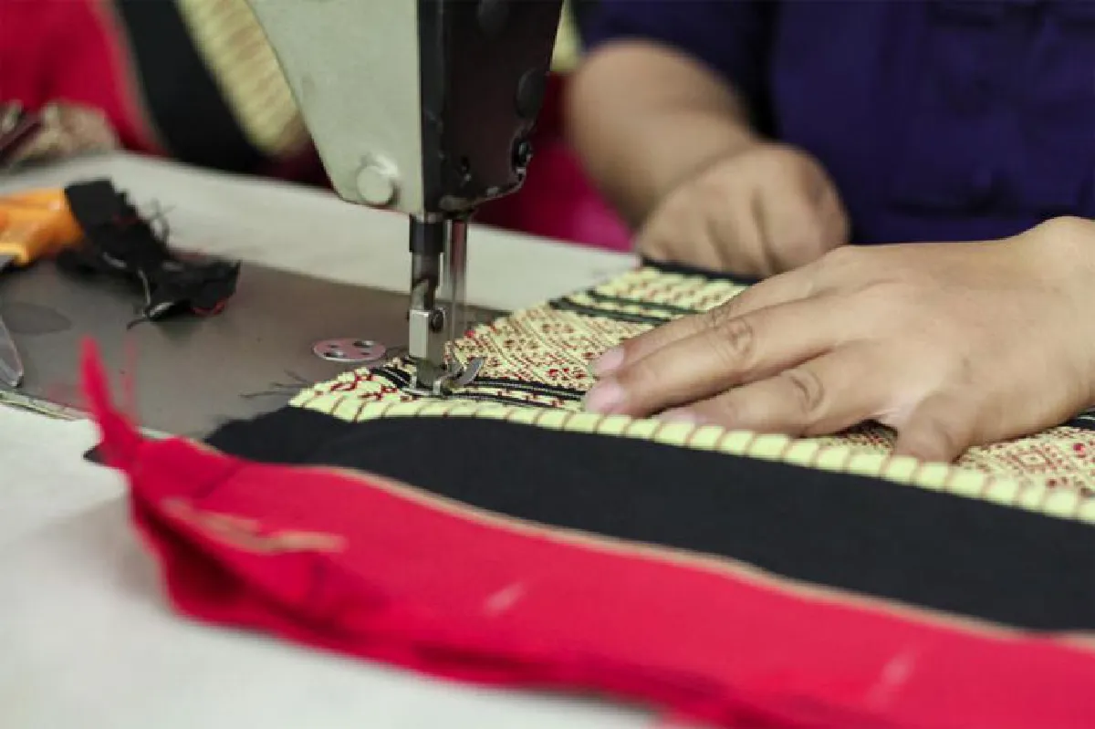 ‘แม่แย้มหมอนขิด’ ปั้นธุรกิจจากผลิตภัณฑ์ชุมชน