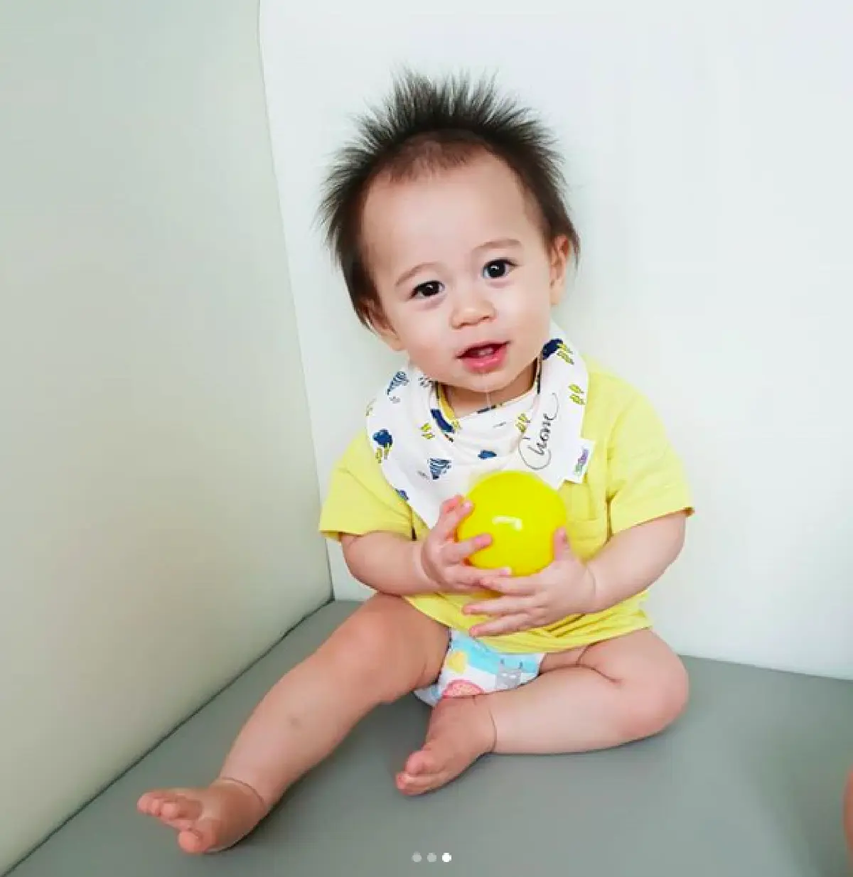 ตัดผมแล้ว! “สายฟ้า” ยิ่งโตยิ่งฉายแววหล่อ ขอเปลี่ยนลุคผมทรงใหม่