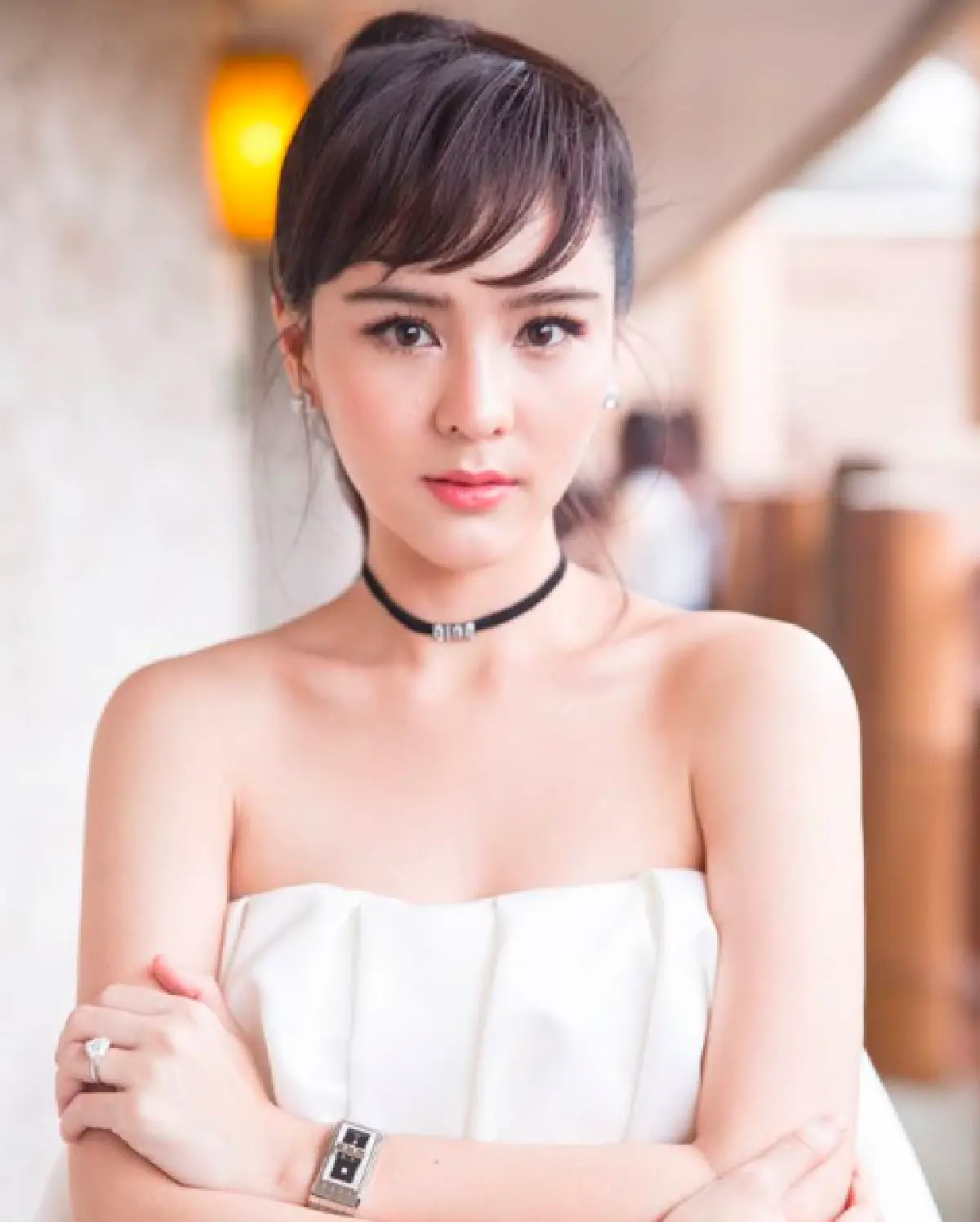 น่าสงสาร "ออม สุชาร์” หลังเผยภาพขณะโดน “ไฮโซแอมป์” ดุกลางห้าง