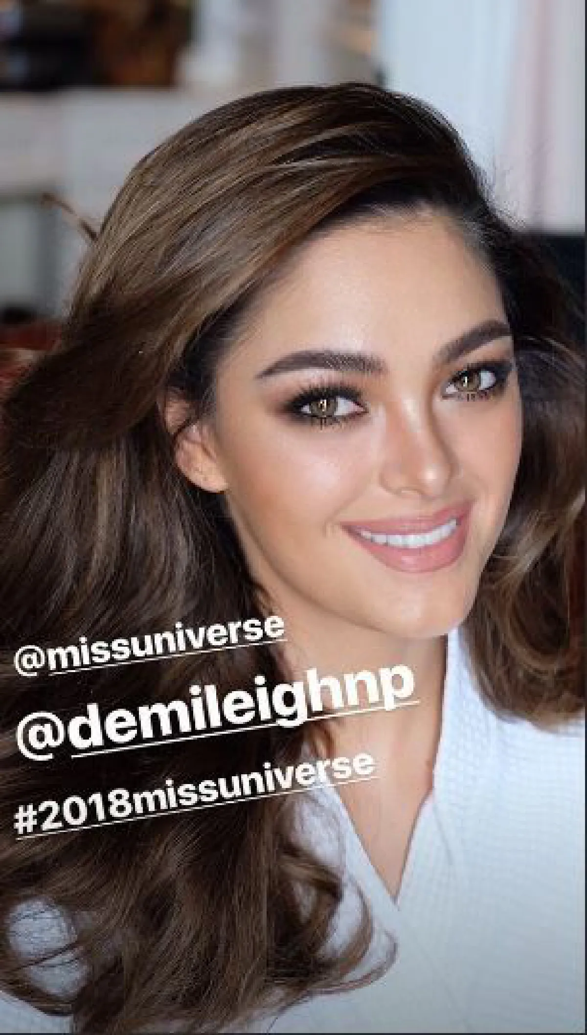 ฝันที่เป็นจริง! น้องฉัตร แต่งหน้าให้ เดมี ลีห์ มิสยูนิเวิร์ส 2017 (คลิป)