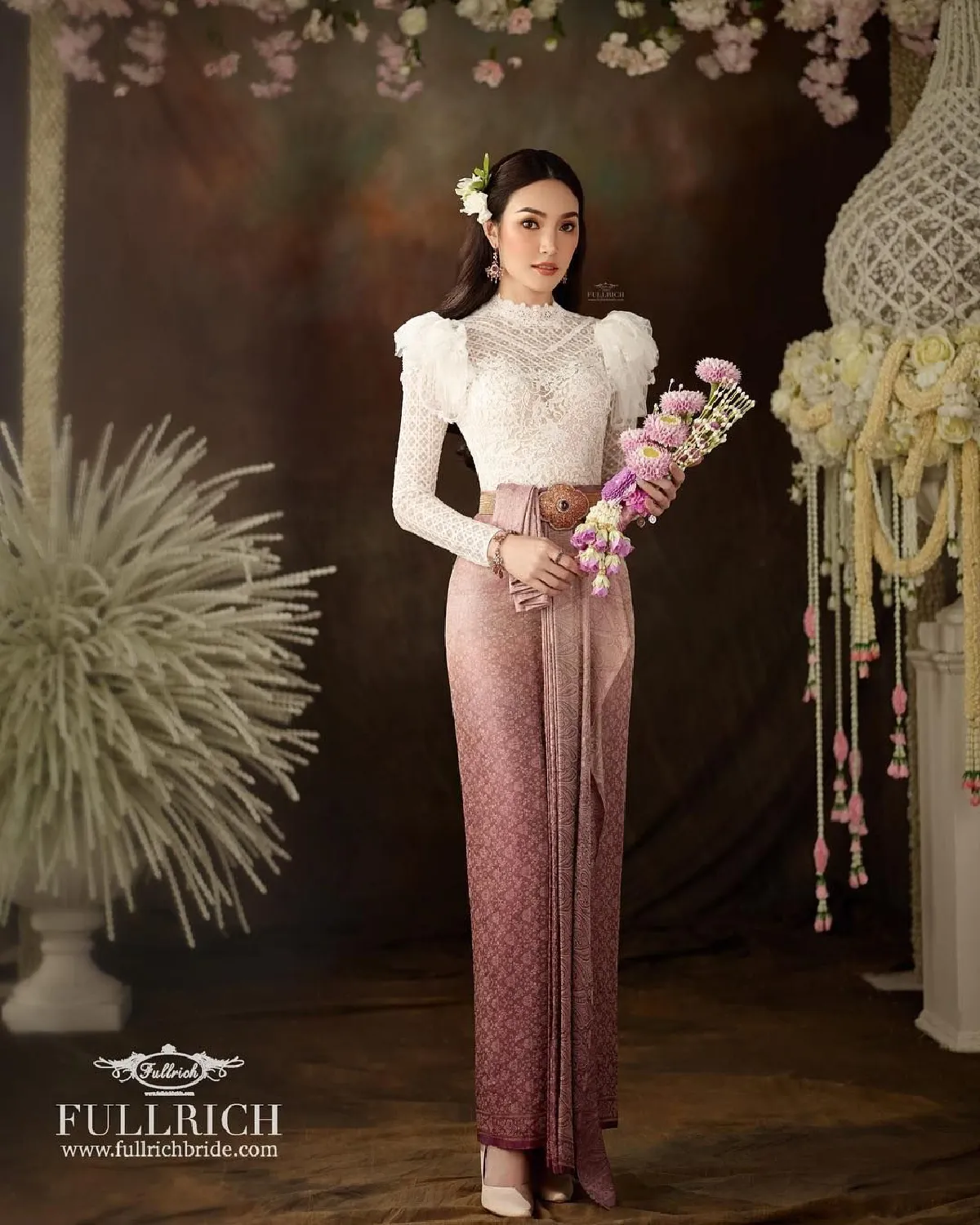 เมย์ พิชญ์นาฏ พักความแซ่บ! จัดเต็มความสวยหวานแบบหญิงไทย