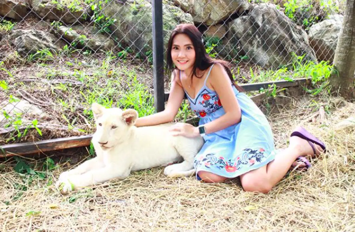 แซ่บทะลุทุกสิ่ง! “บอลลูน” นอนเล่นน้ำในอ่างจากุชชี่ อวดความเซ็กซี่ในชุดบิกินี่ตัวจิ๋ว