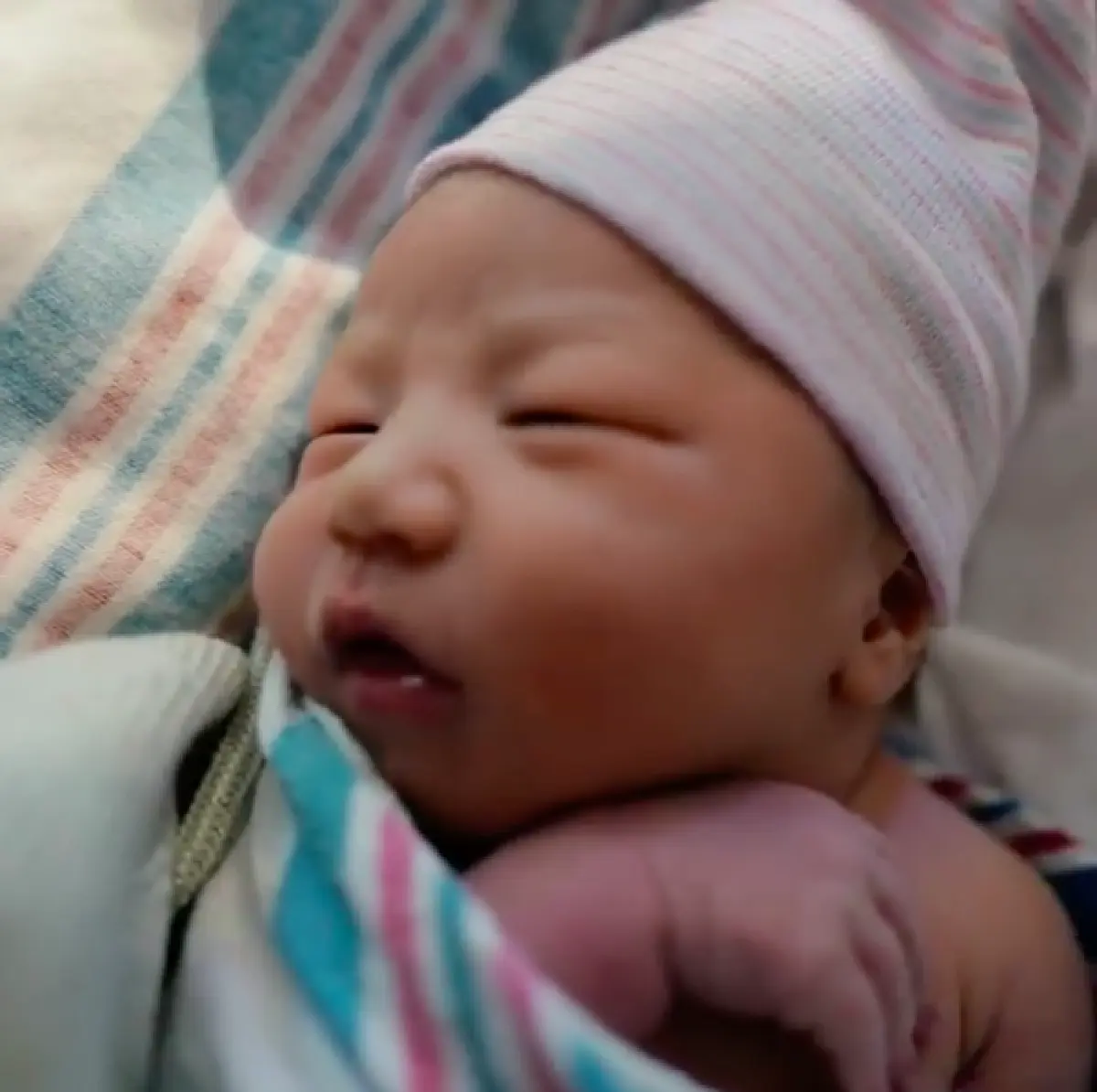 เจ็บมากแต่ภูมิใจ! “เจนนี่” คลอดลูกสาวคนที่  2 ใช้วิธีธรรมชาติ