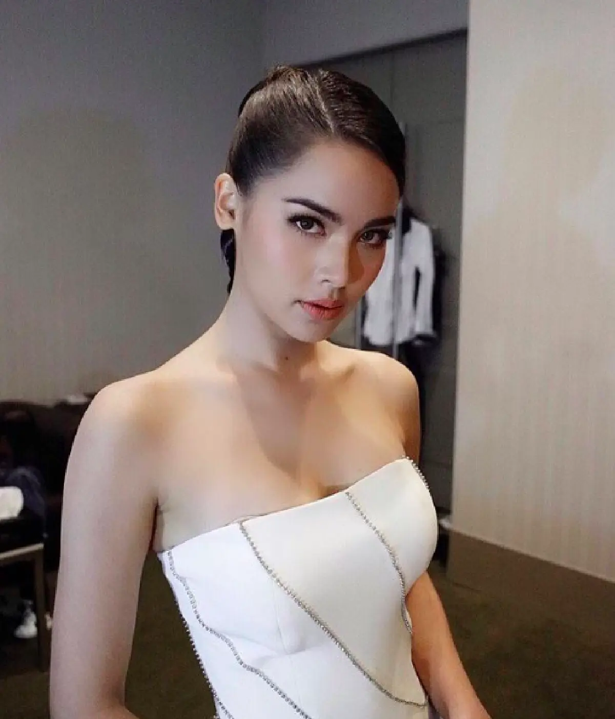 ฉีกลุคไปมาก! “ญาญ่า” แปลงโฉมใหม่ไม่ธรรมดารอยสักเต็มตัว