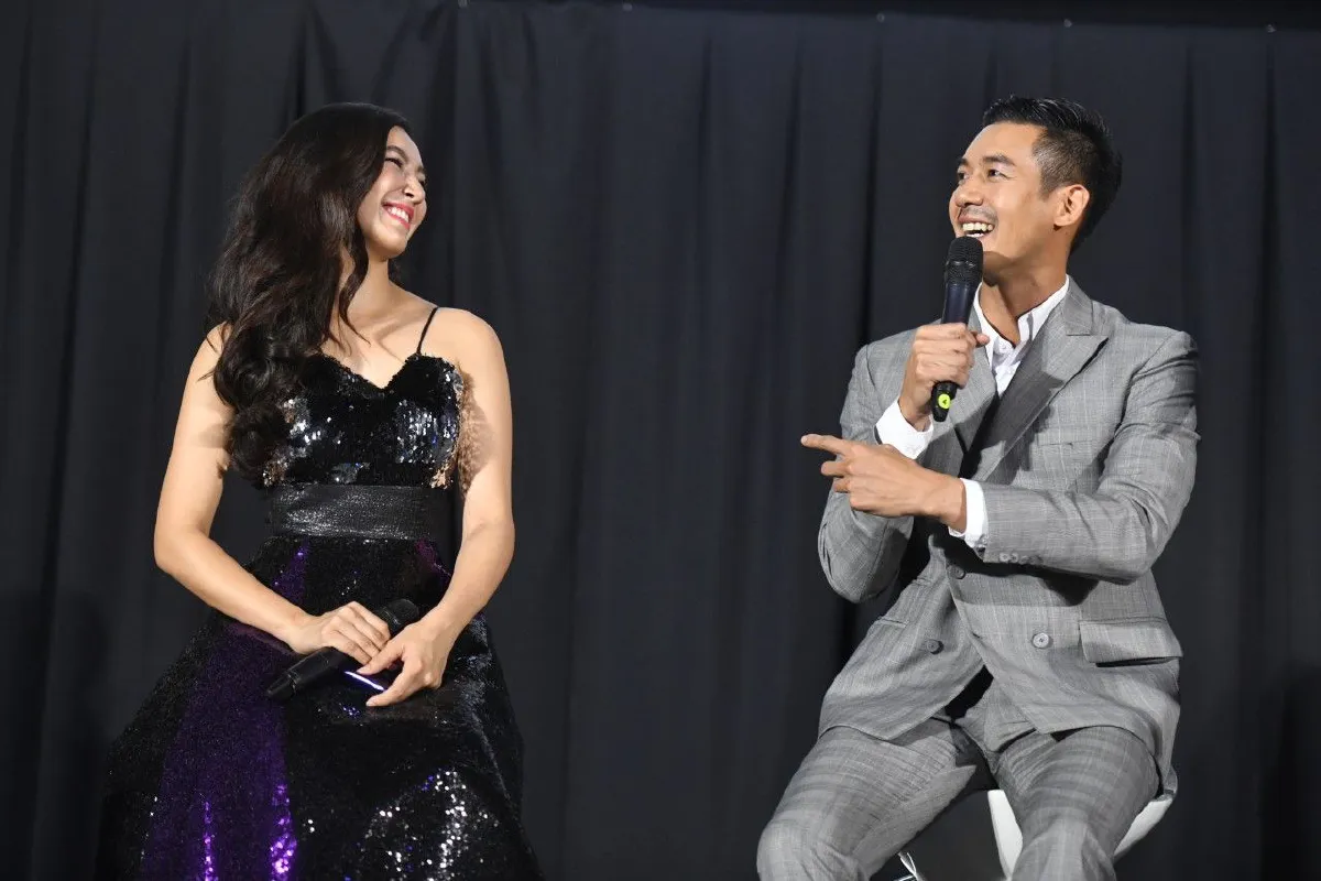 หยุดยิ้มไม่ได้! เบลล่า-เวียร์ ความรักล้นใจ..ควงคู่โชว์หวานกลางเวที