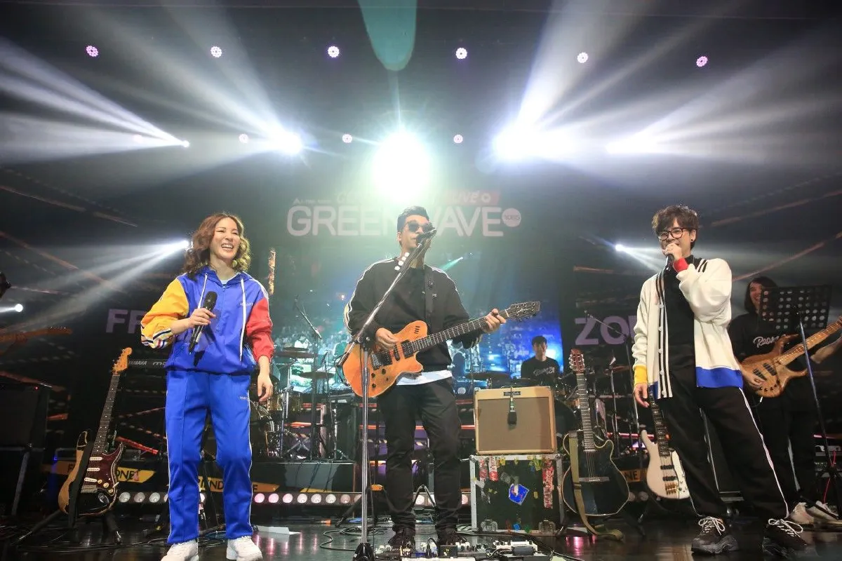 Room 39 ปะทะ The Toy กรี๊ดสนั่นลั่นคัฟเวอร์ไนท์ไลฟ์