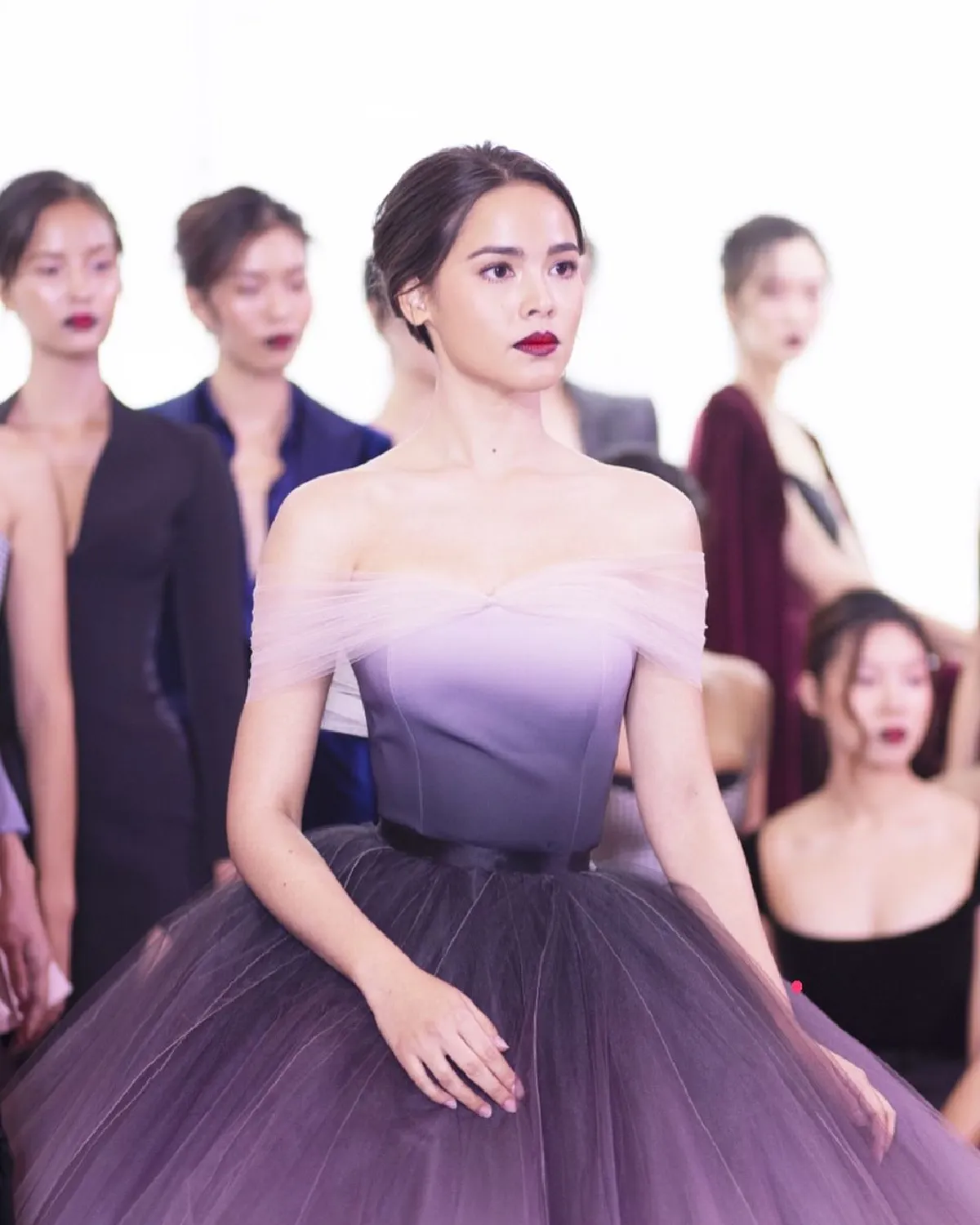 สวยอลังดั่งเจ้าหญิง! ญาญ่า อุรัสยา สวมชุดเดรสไล่สีเดินฟินาเล่สุดปัง