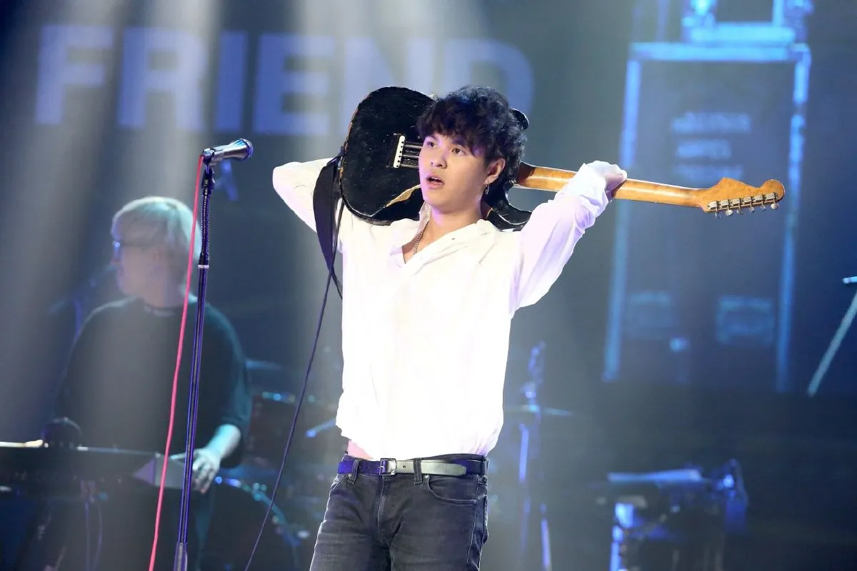 Room 39 ปะทะ The Toy กรี๊ดสนั่นลั่นคัฟเวอร์ไนท์ไลฟ์