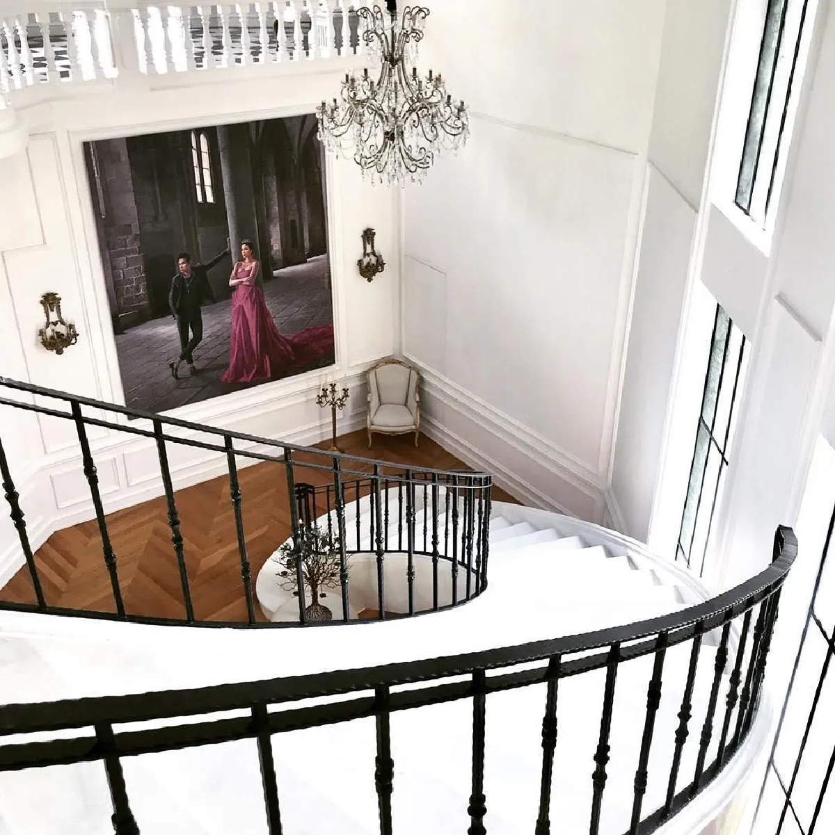 เอมมี่ มรกต เซลฟี่คู่สามีในวันสบายๆ อวดมุมสวยของบ้านสุดอลังการ