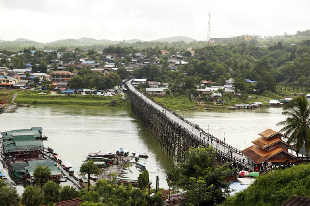 มอญซ่อนผ้า ‘บ้านวังกะ’ อยู่ข้างหลัง มอญซ่อนผ้า ‘บ้านวังกะ’ อยู่ข้างหลัง