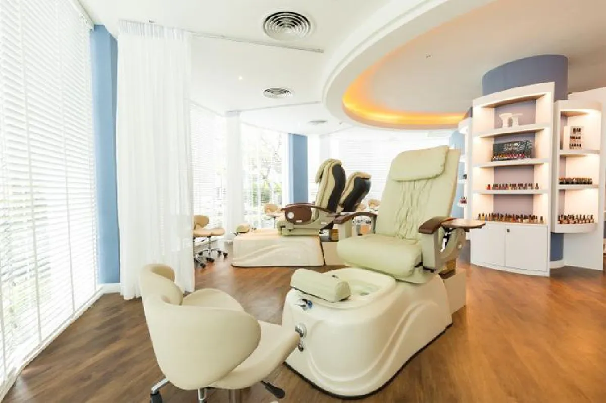 พร้อมสวยผ่อนคลาย ครบจบในที่เดียว@พร้อมพงษ์