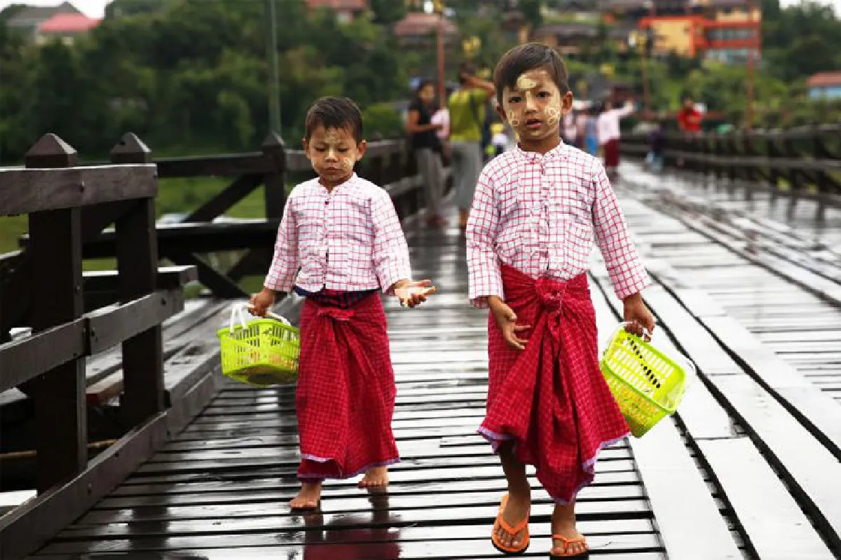 มอญซ่อนผ้า ‘บ้านวังกะ’ อยู่ข้างหลัง