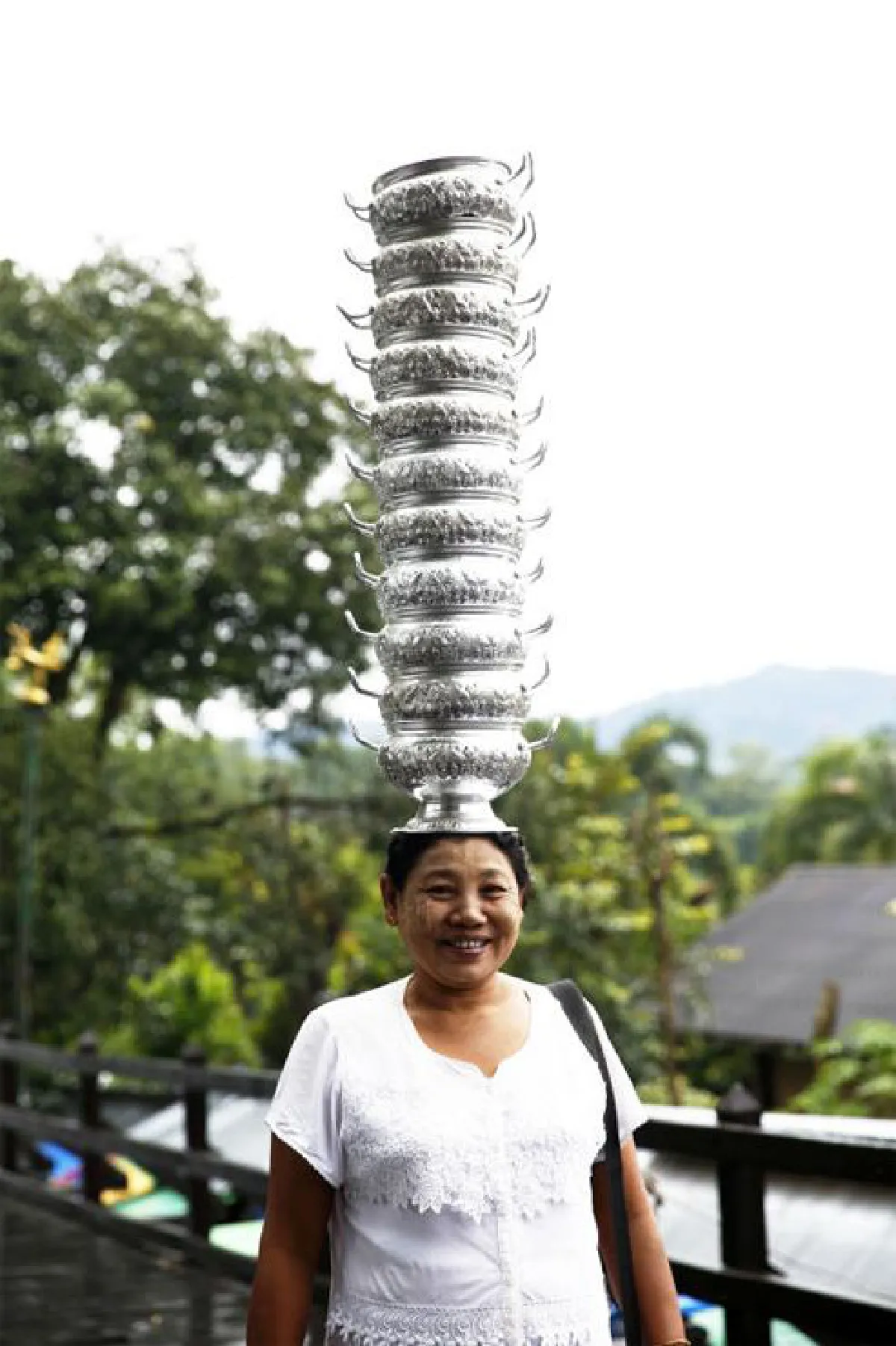 มอญซ่อนผ้า ‘บ้านวังกะ’ อยู่ข้างหลัง