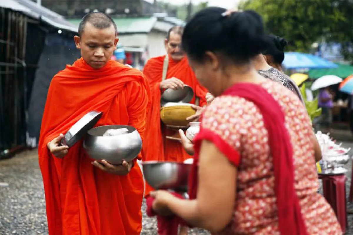 มอญซ่อนผ้า ‘บ้านวังกะ’ อยู่ข้างหลัง