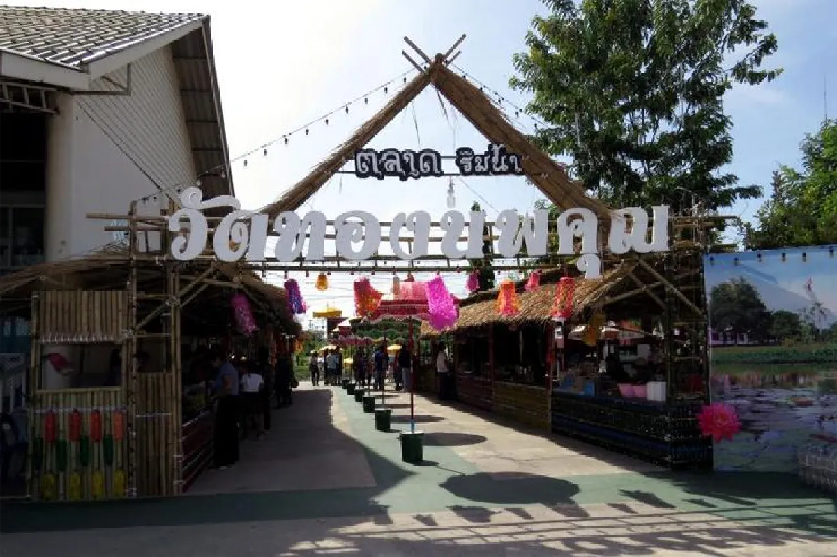 สะพานขวดพลาสติก สุดยอดไอเดียกำจัดขยะ