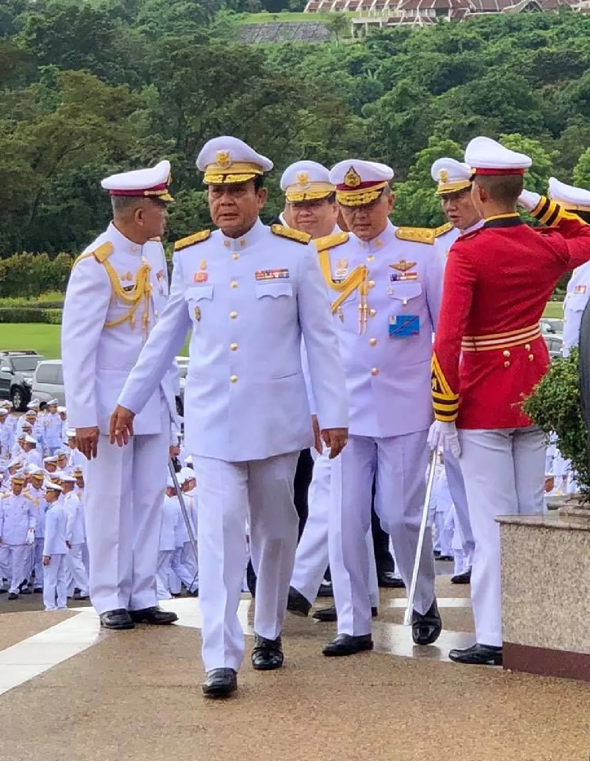 คึกคัก! "บิ๊กตู่-อดีตบิ๊กกองทัพ" ร่วมงาน 131 ปี โรงเรียนนายร้อย จปร.