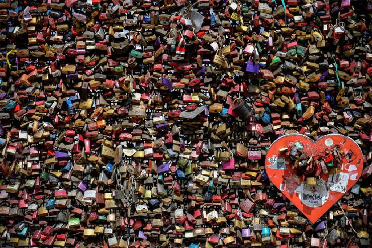 เหตุเกิดจากความรัก