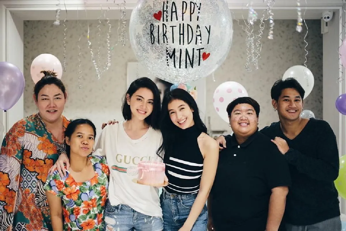 ภูผา-ใหม่ พร้อมใจกันบุกบ้าน มิ้นต์ เซอร์ไพรส์วันเกิดสุดอบอุ่น