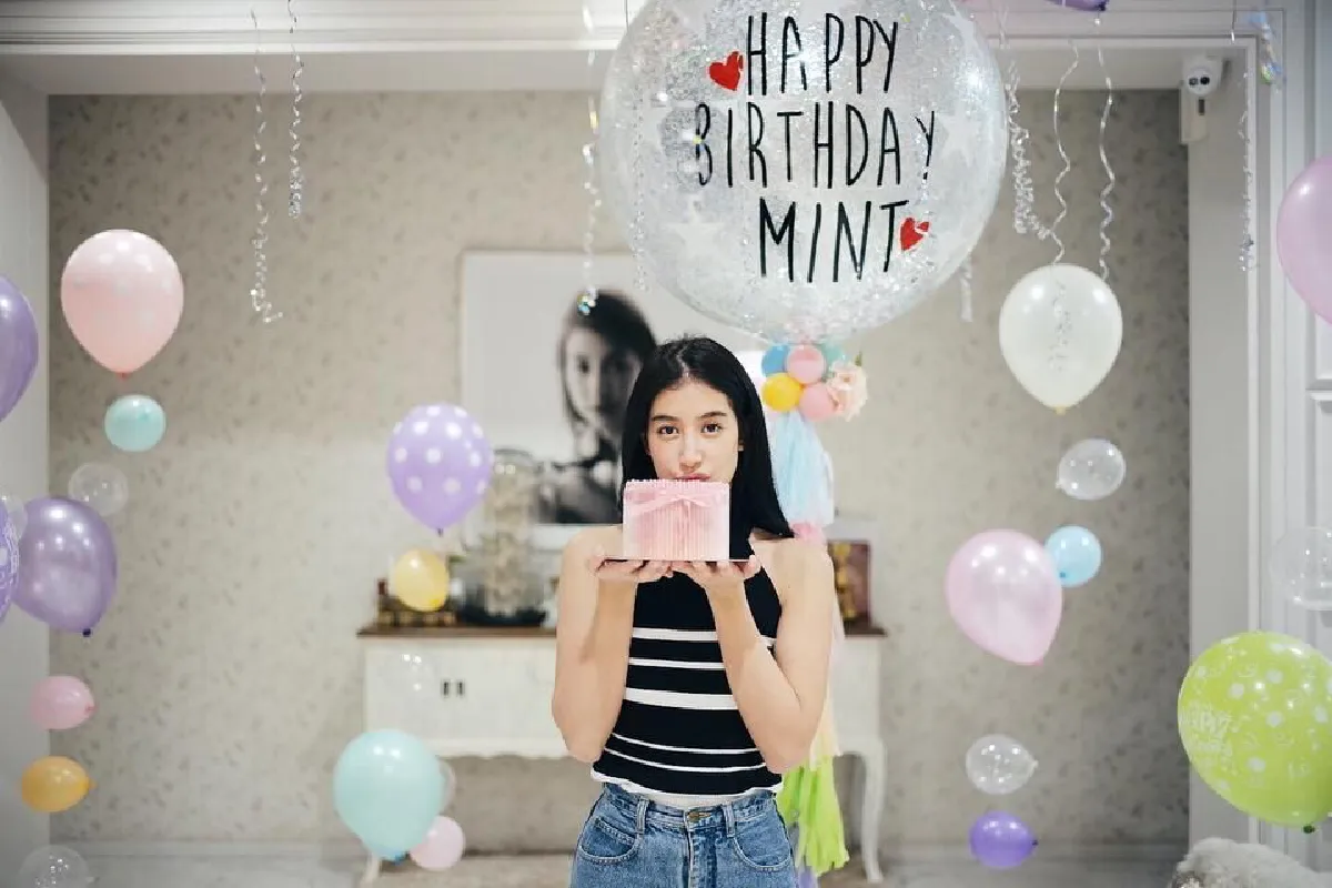 ภูผา-ใหม่ พร้อมใจกันบุกบ้าน มิ้นต์ เซอร์ไพรส์วันเกิดสุดอบอุ่น
