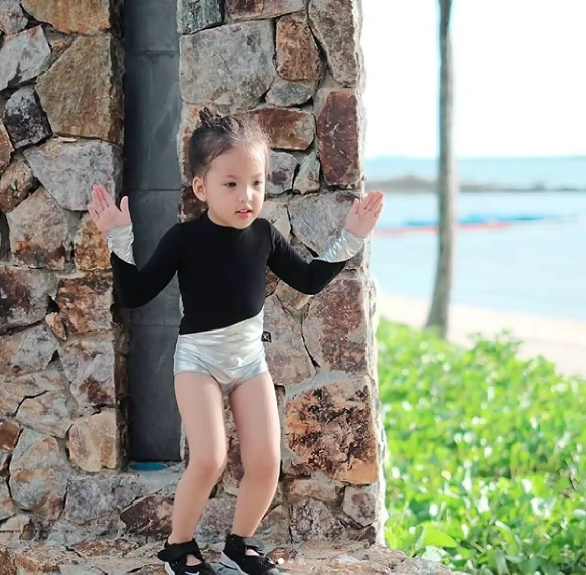 ยิ่งโตยิ่งน่ารัก “น้องณิลลา” หลานสาว "ค่อม ชวนชื่น” ลูกสุดน่ารักของ “แบงค์ แบล็ควานิลลา-ไอซ์”