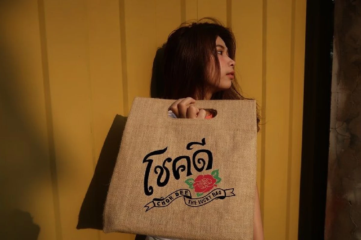 "Bangkok Tales" กระเป๋า โชคดี