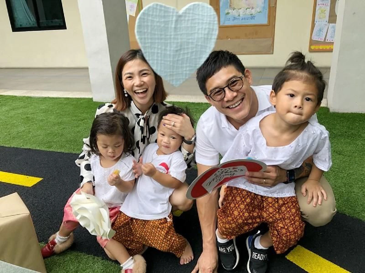 ฮารุ เผยภาพลูกๆทั้ง 3 ก้มกราบ ช็อตนี้ทำเอาคนเป็นแม่ซึ้งหนักมาก